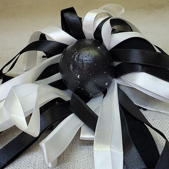 Black Metal Fleur-de-Lis Wall Decor Hooks, 2 Paris Eiffel Tower Ornaments - Picture 7 of 7